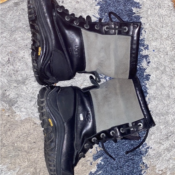 UGG Adirondack III Boots - Picture 10 of 10